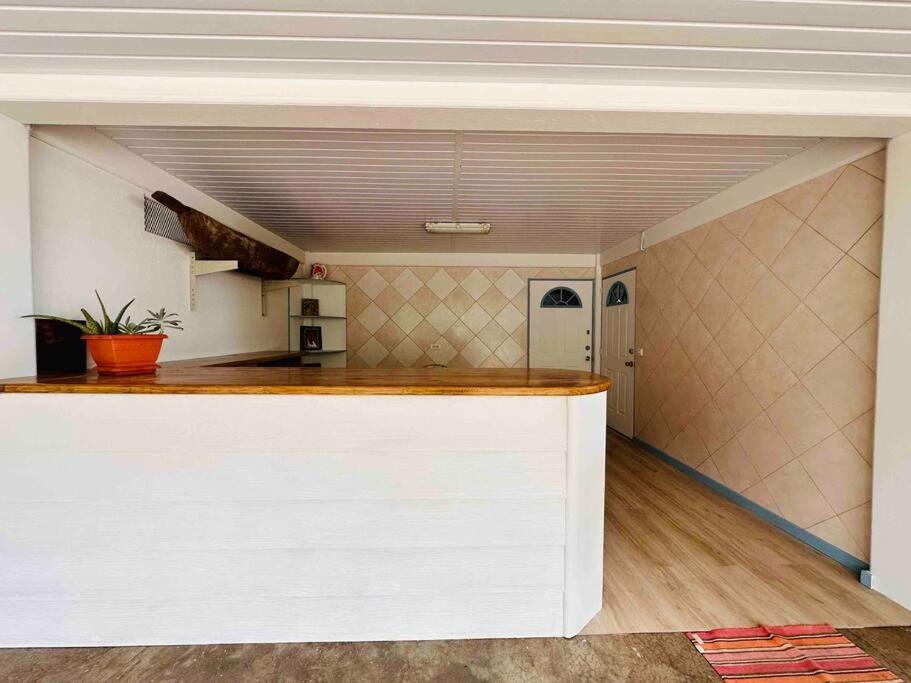 Meri Lodge Huahine Фаре Екстериор снимка