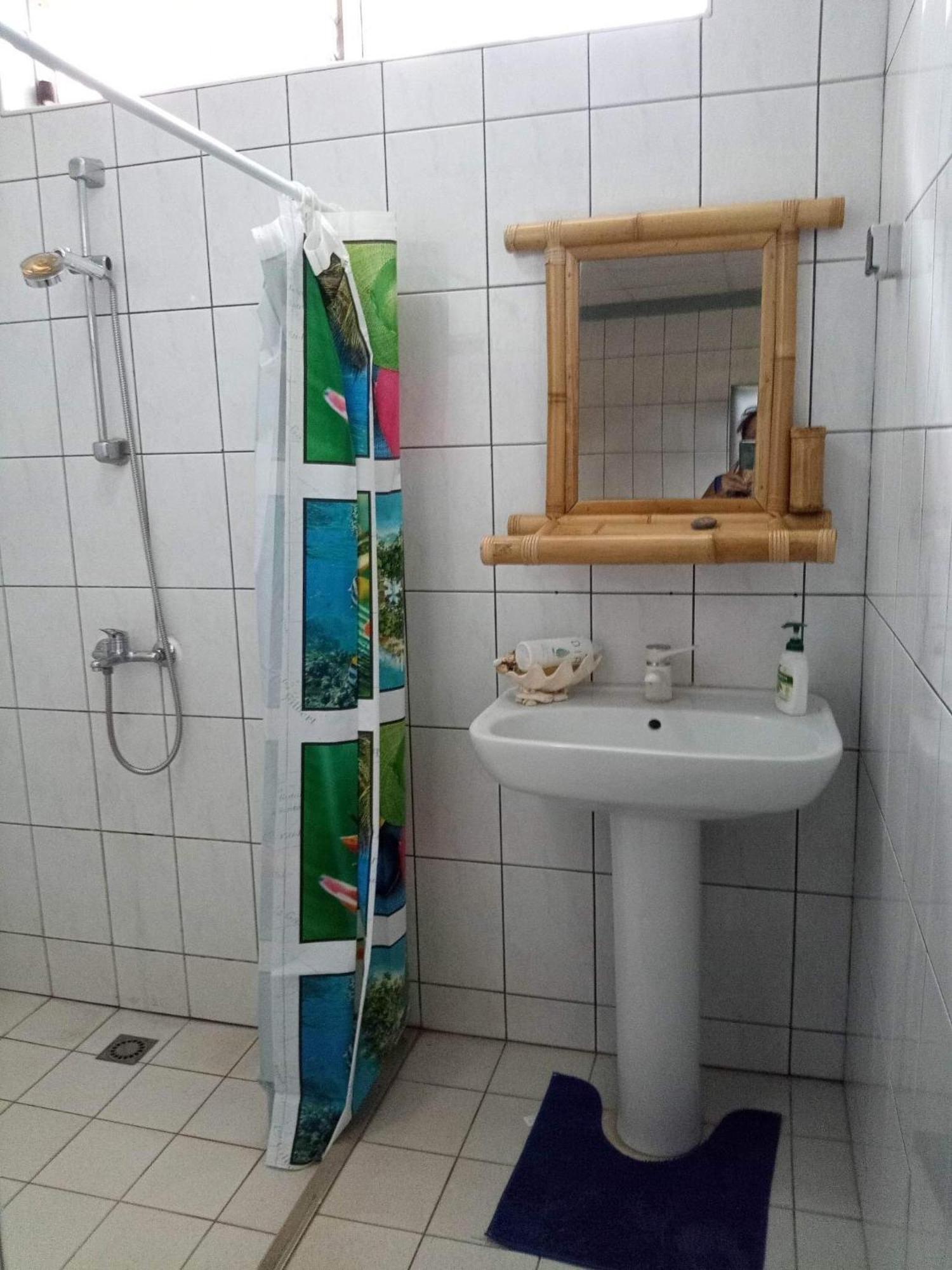 Meri Lodge Huahine Фаре Екстериор снимка